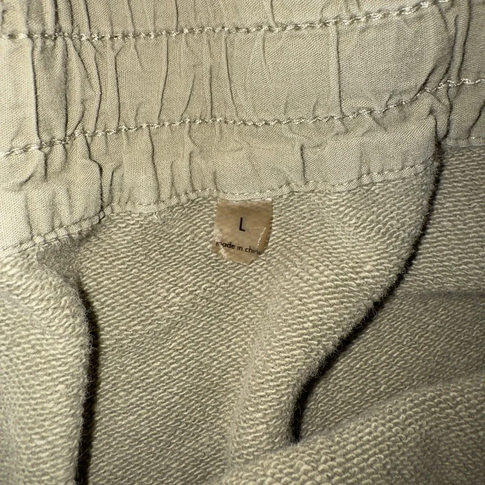FOG Fear Of God Collection Camo Army Sweat Shorts Men's Size Large Zip Pockets